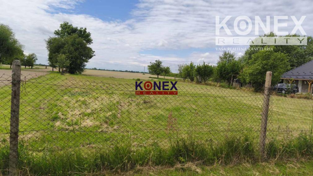 Krásny rovinatý pozemok na predaj – BLATNÉ REMETY