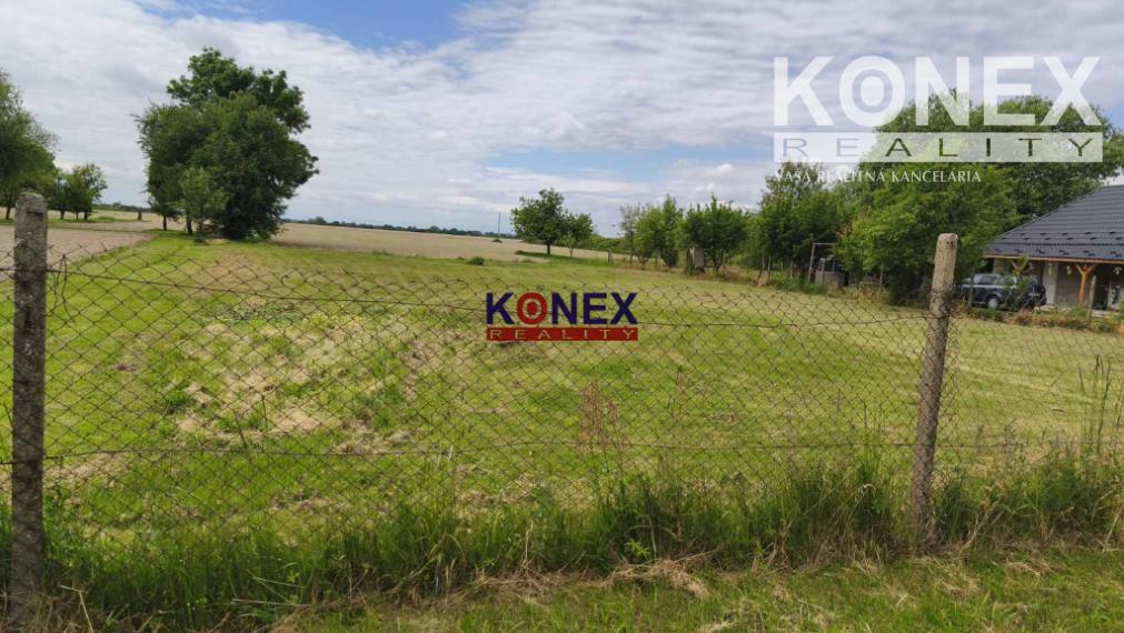 Krásny rovinatý pozemok na predaj – BLATNÉ REMETY