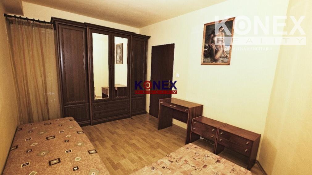 NA PREDAJ 2-izbový byt na Palárikovej ul. v Snine