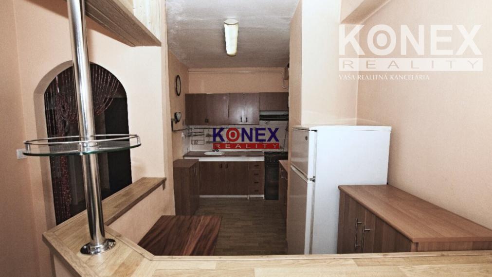 NA PREDAJ 2-izbový byt na Palárikovej ul. v Snine