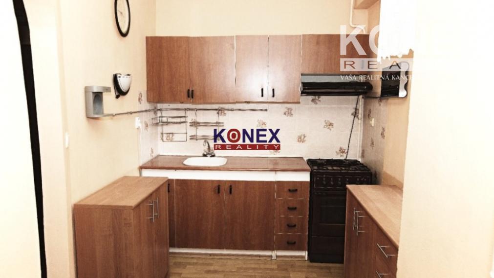 NA PREDAJ 2-izbový byt na Palárikovej ul. v Snine