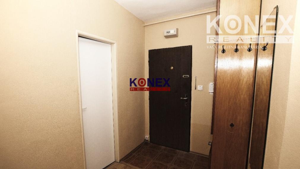 NA PREDAJ 2-izbový byt na Palárikovej ul. v Snine