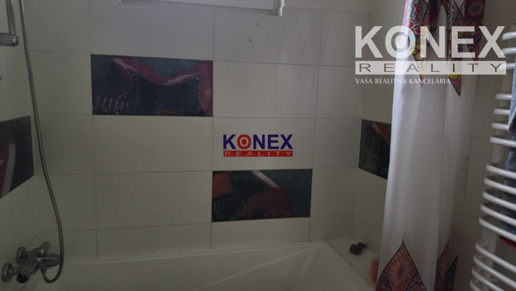 RODINNÝ DOM na rekonštrukciu v meste SOBRANCE