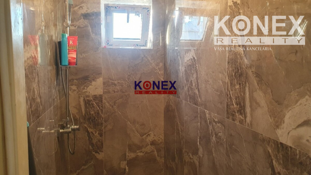 NA PREDAJ Poschodový rodinný dom v obci Senné