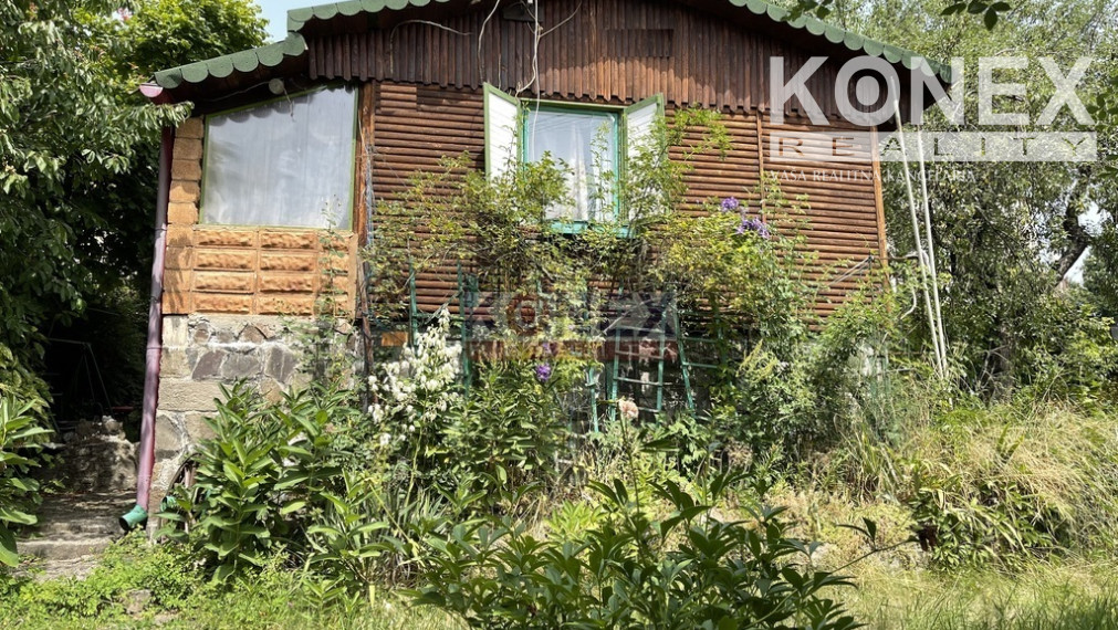 NA PREDAJ - Záhradka s chatkou v príjemnom prostredí pri Michalovciach