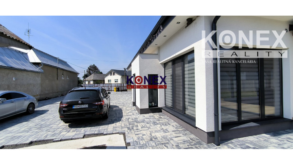 Rodinný dom po komplet rekonštrukcii v obci HRAŇ