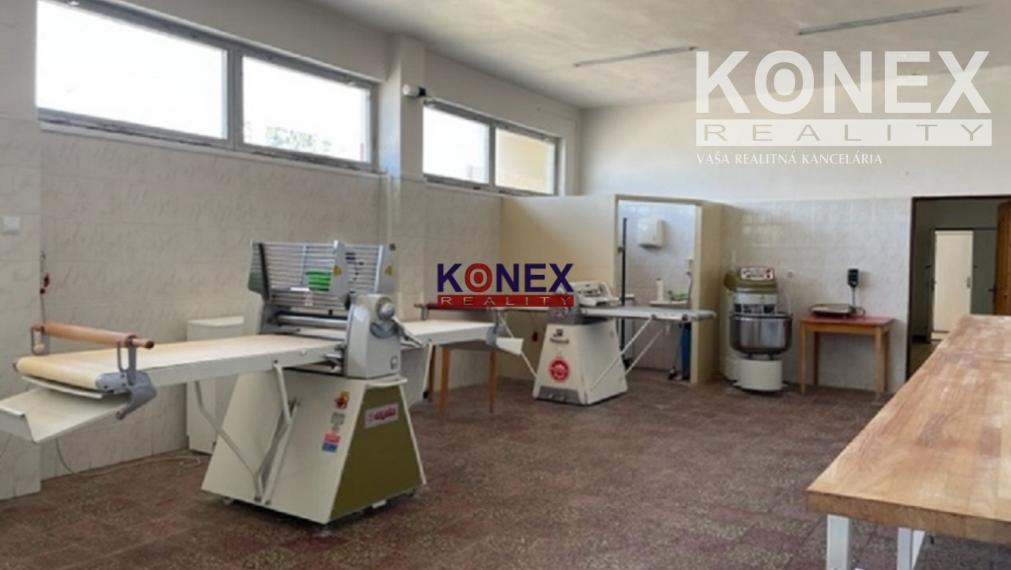 NA PREDAJ – obchodný priestor v obci RAD