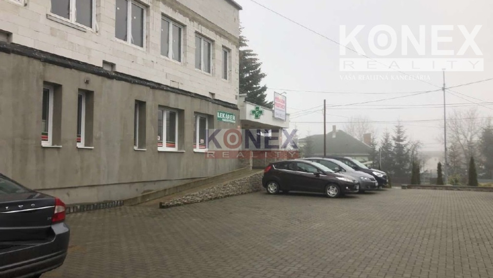 NA PREDAJ! TROJPODLAŽNÝ POLYFUNKČNÝ OBJEKT V SNINE