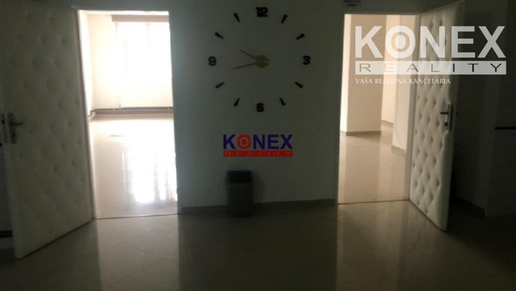 NA PREDAJ! TROJPODLAŽNÝ POLYFUNKČNÝ OBJEKT V SNINE