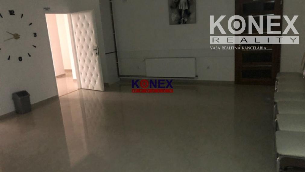 NA PREDAJ! TROJPODLAŽNÝ POLYFUNKČNÝ OBJEKT V SNINE