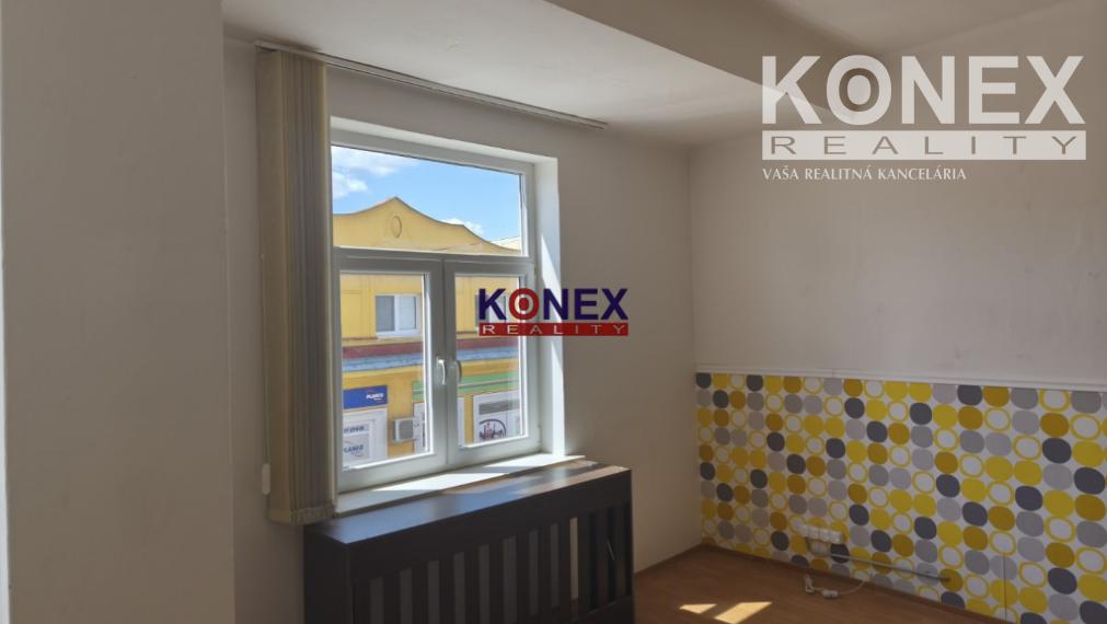 NA PREDAJ – MULTIFUNKČNÁ BUDOVA v centre Sobraniec