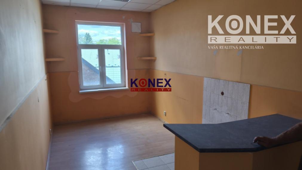 NA PREDAJ – MULTIFUNKČNÁ BUDOVA v centre Sobraniec