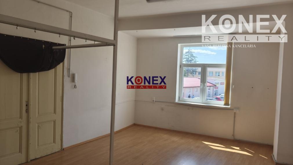 NA PREDAJ – MULTIFUNKČNÁ BUDOVA v centre Sobraniec