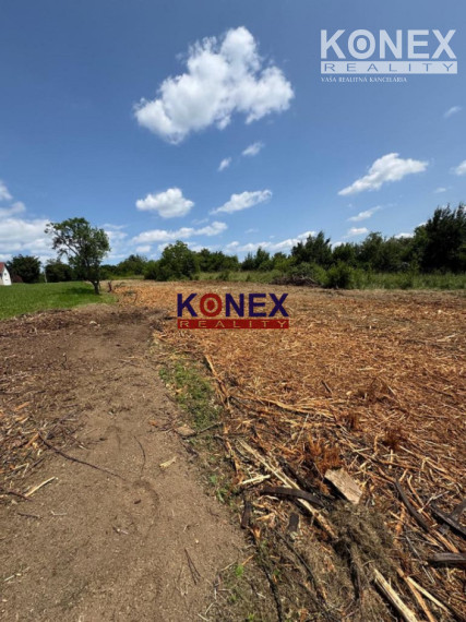 NA PREDAJ –  pozemok v obci LUHYŇA