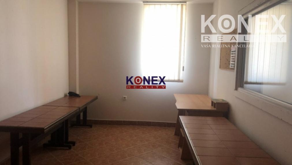 NA PREDAJ Polyfunkčný objekt v Rakovci nad Ondavou