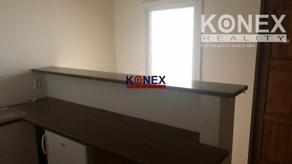 NA PREDAJ Polyfunkčný objekt v Rakovci nad Ondavou