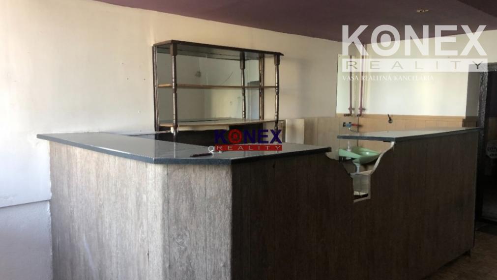 NA PREDAJ Polyfunkčný objekt v Rakovci nad Ondavou