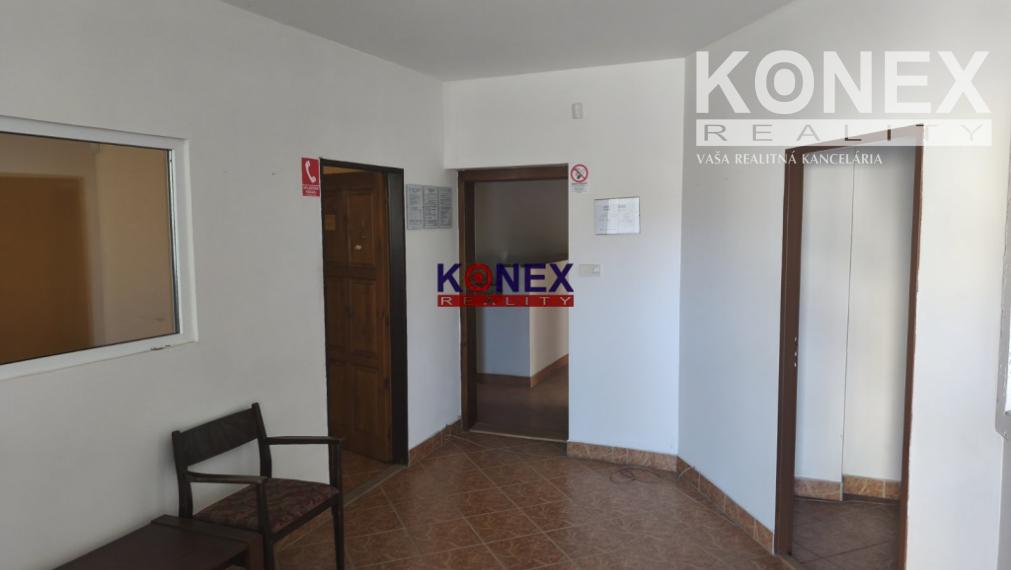 NA PREDAJ Polyfunkčný objekt v Rakovci nad Ondavou