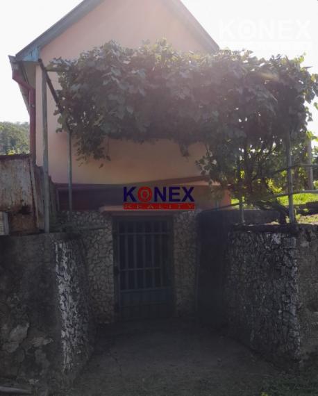 SUPER PONUKA! Krásny vinohrad s murovanou chatou