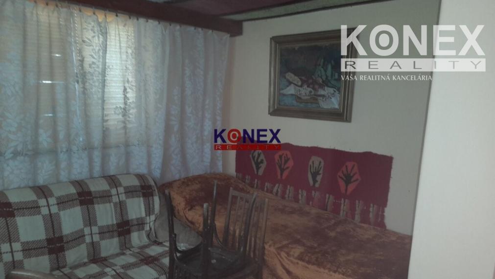 SUPER PONUKA! Krásny vinohrad s murovanou chatou