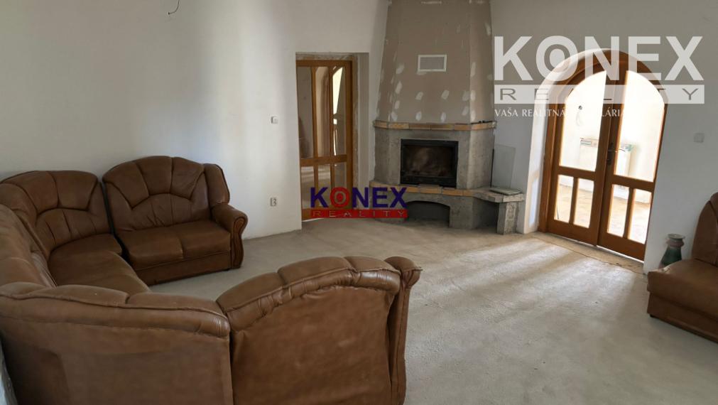 Dvojpodlažný priestranný dom na predaj - Sobrance – Komárovce