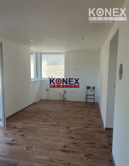 ID-2678 Krásny moderný rodinný dom v obci KAMIENKA pri Humennom