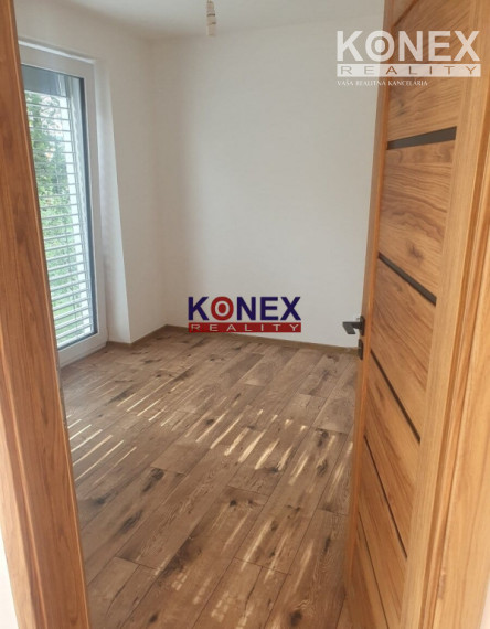 ID-2678 Krásny moderný rodinný dom v obci KAMIENKA pri Humennom