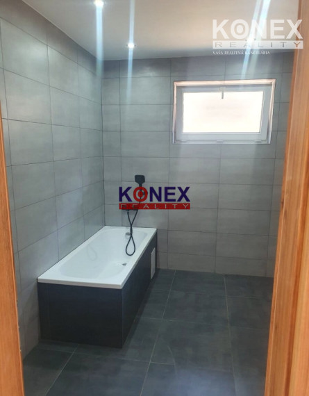 ID-2678 Krásny moderný rodinný dom v obci KAMIENKA pri Humennom