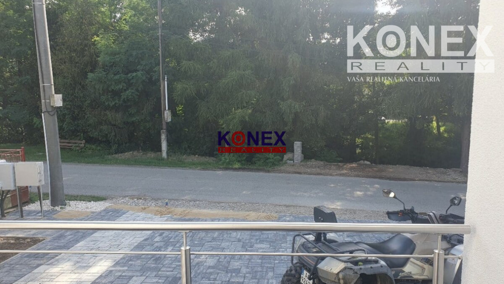 ID-2678 Krásny moderný rodinný dom v obci KAMIENKA pri Humennom