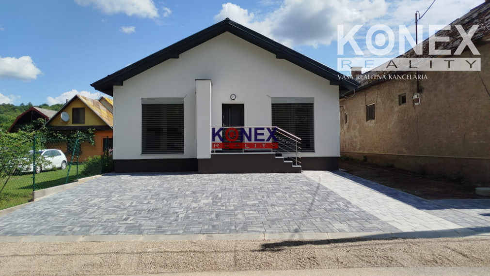 ID-2678 Krásny moderný rodinný dom v obci KAMIENKA pri Humennom