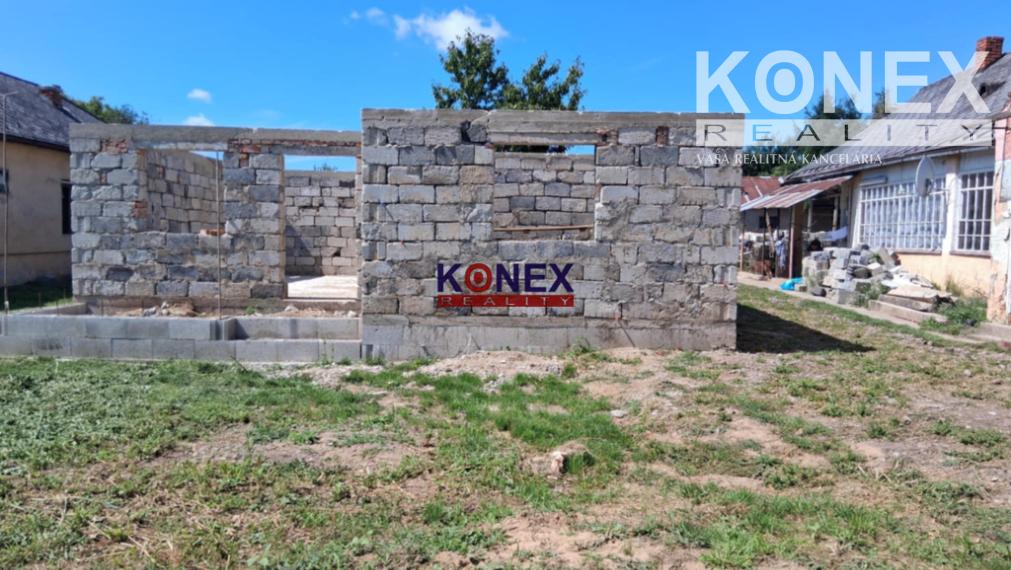 NA PREDAJ Rodinný dom a rozostavaná stavba – DRAHŇOV