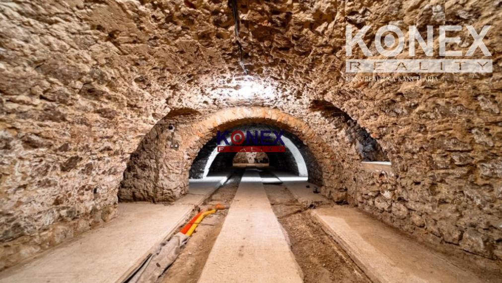 🌟 Exkluzívny historický kaštieľ s ubytovacími kapacitami a súkromným parkom 🌟