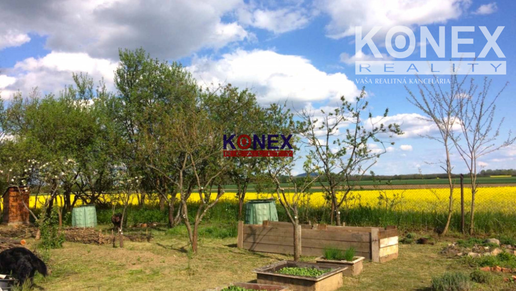 Gazdovský dom s rozľahlým pozemkom – obec Rad