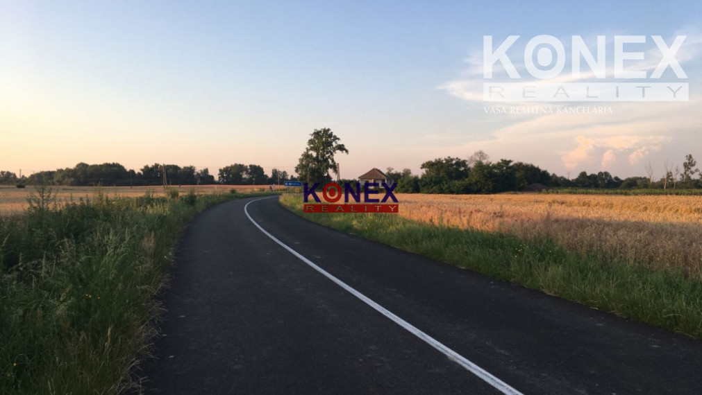 Gazdovský dom s rozľahlým pozemkom – obec Rad