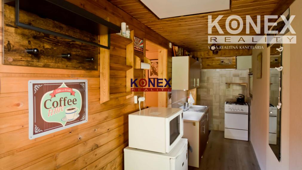 REKREAČNÁ CHATA na VINNOM JAZERE na predaj