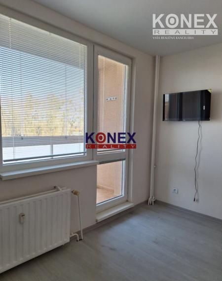 VÝHODNE! KOMPLET REK. 2-izbový byt ČIERNA NAD TISOU