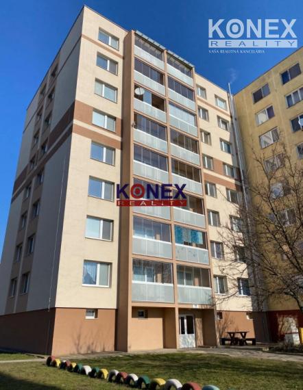 VÝHODNE! KOMPLET REK. 2-izbový byt ČIERNA NAD TISOU