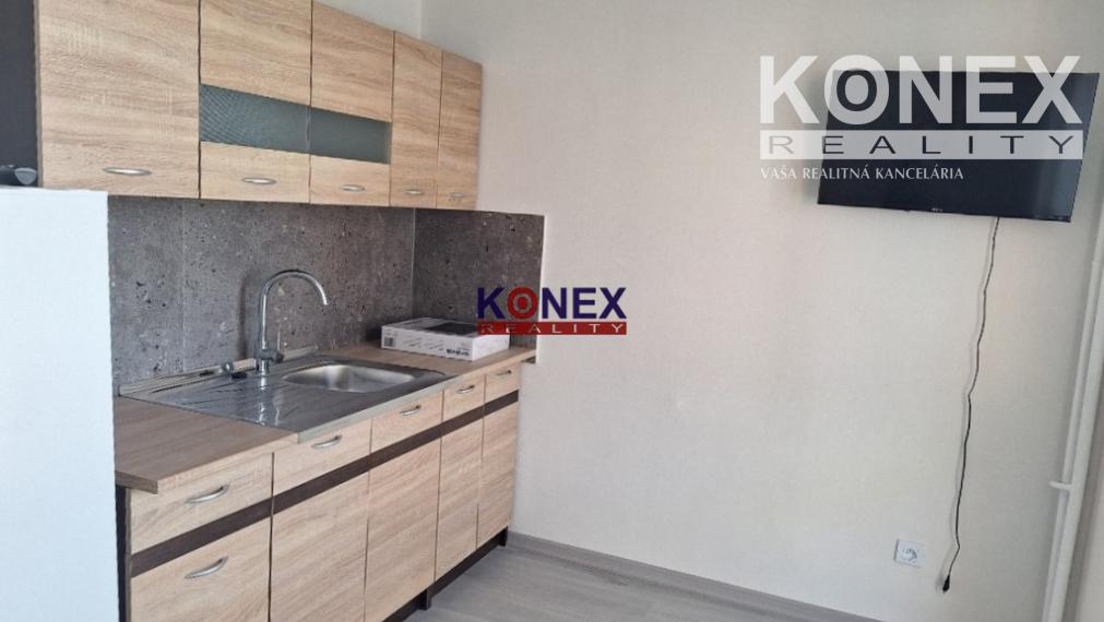 ZRENOVOVANÝ 2-izbový byt ČIERNA NAD TISOU