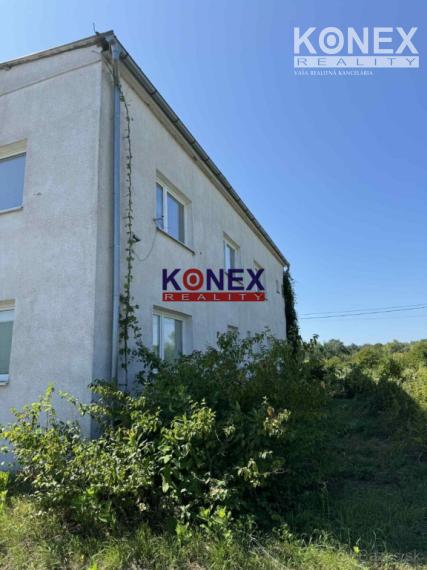 ADMINISTRATÍVNA BUDOVA – obec VOJANY – NA PREDAJ