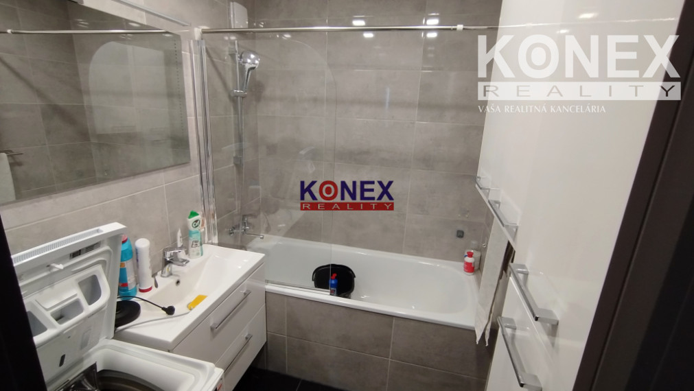 ZREKONŠTRUOVANY 3-izbový byt v SNINE