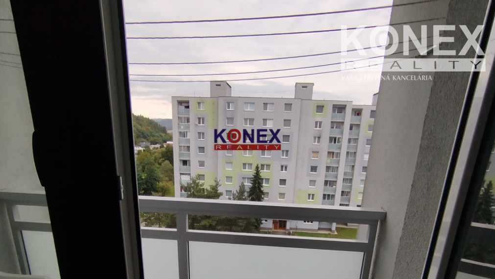 ZREKONŠTRUOVANY 3-izbový byt v SNINE