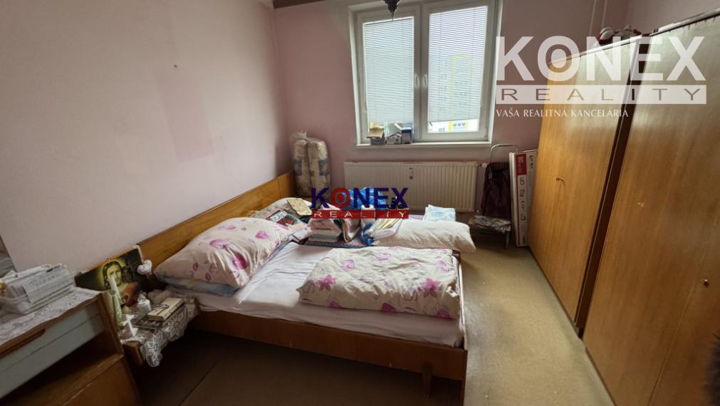 Chytrá voľba pre šikovných: 2-izbový byt pripravený na modernizáciu.