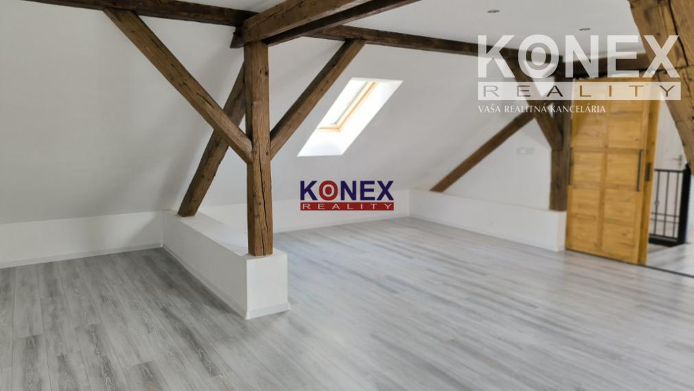 NA PREDAJ – 3-izbový podkrovný byt – Trebišov, Cukrovárska ul.