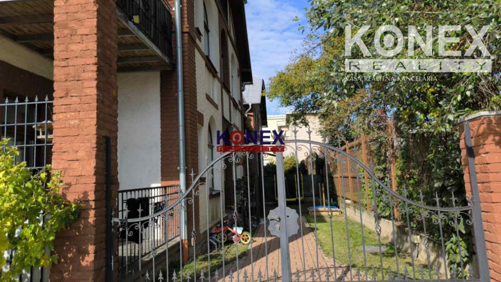 NA PREDAJ – 3-izbový podkrovný byt – Trebišov, Cukrovárska ul.