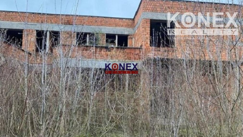 Na prenájom/predaj – priemyselné pozemky s budovami, Strážske