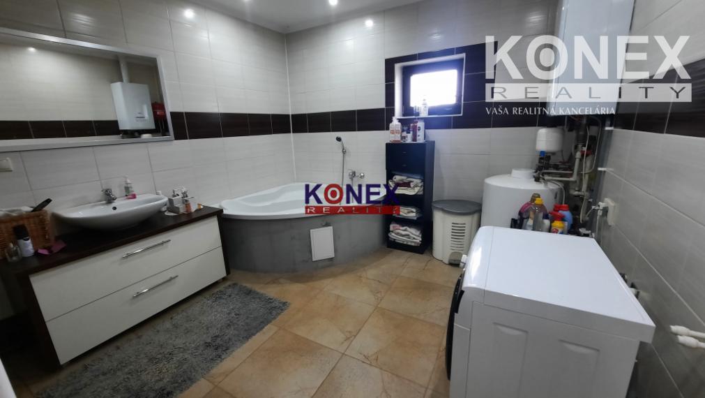 MODERNÝ RODINNÝ DOM v mestskej časti TOPOĽANY