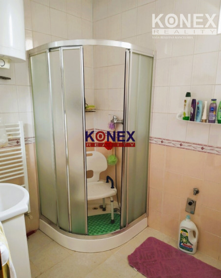 NA PREDAJ –  rodinný dom Hraň