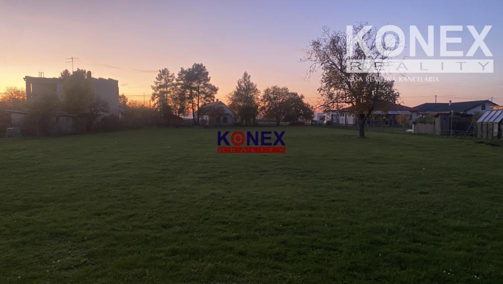 Široký pozemok na výstavbu rodinného domu – TIBAVA