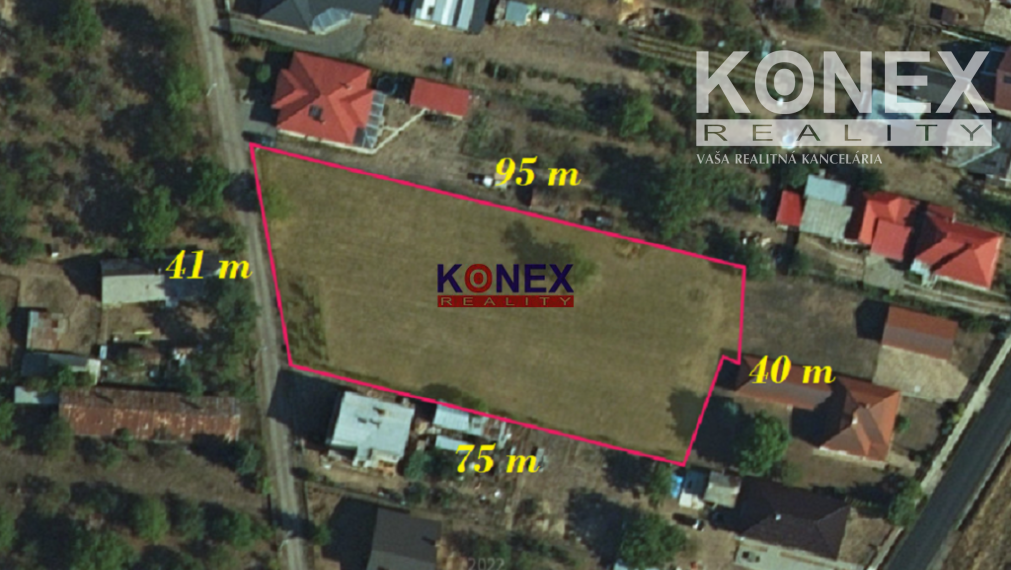 Široký pozemok na výstavbu rodinného domu – TIBAVA