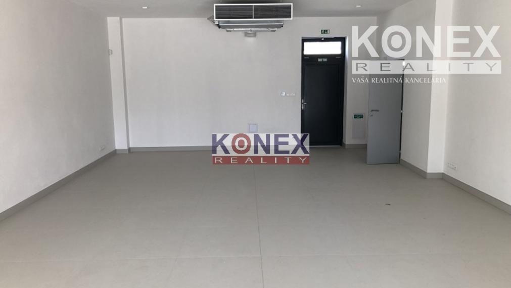 Obchodný priestor 36 m2 v biznis centre AWIN, Michalovce